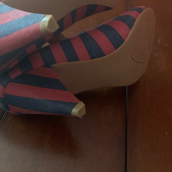 Shoes - Picture 5 of 5